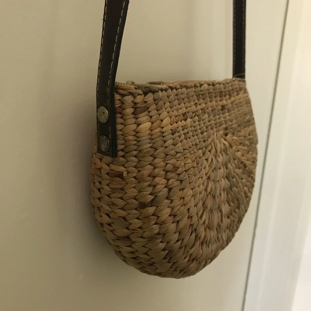 Straw Shoulder Bag NWOT - Picture 3 of 5